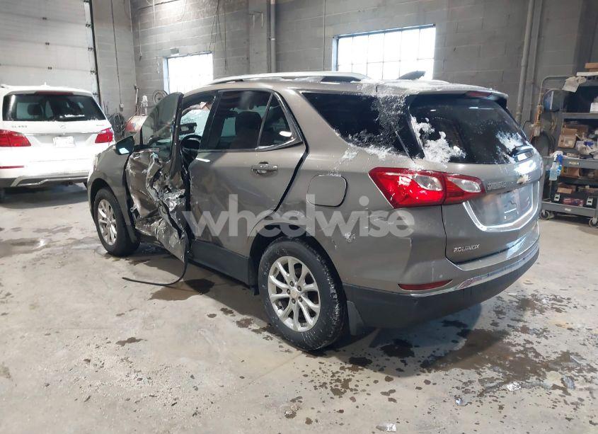 Photo 3 of 2018 Chevrolet Equinox LT (VIN 3GNAXSEVXJL104863)