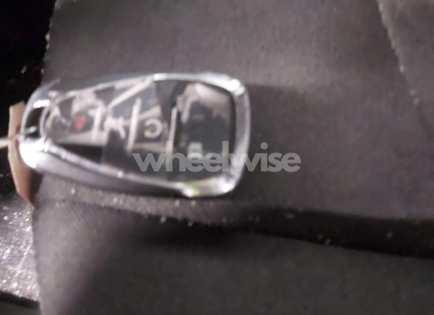 Photo 11 of 2018 Chevrolet Equinox LT (VIN 3GNAXSEVXJL112817)