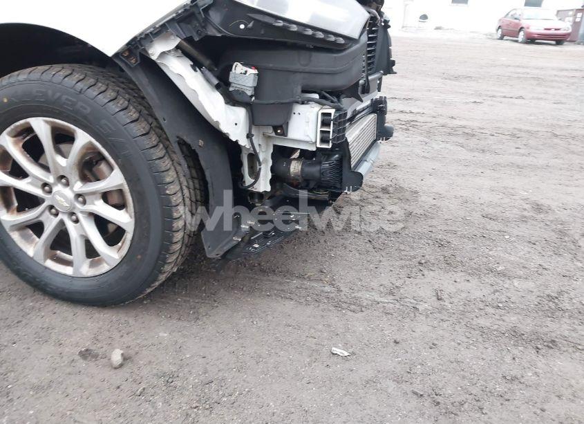 Photo 18 of 2018 Chevrolet Equinox LT (VIN 3GNAXSEVXJS538514)