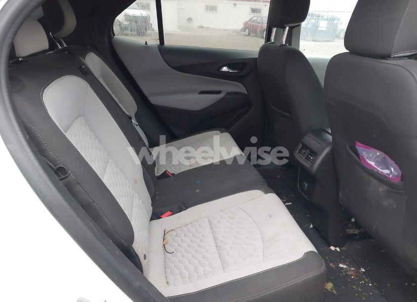 Photo 8 of 2018 Chevrolet Equinox LT (VIN 3GNAXSEVXJS538514)