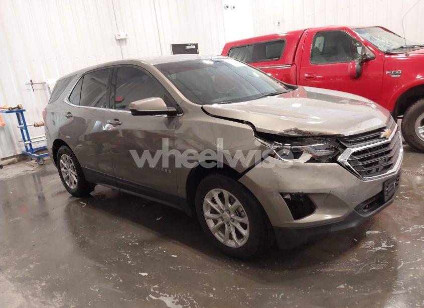 2018 Chevrolet Equinox LT (VIN 3GNAXSEVXJS580908) main photo