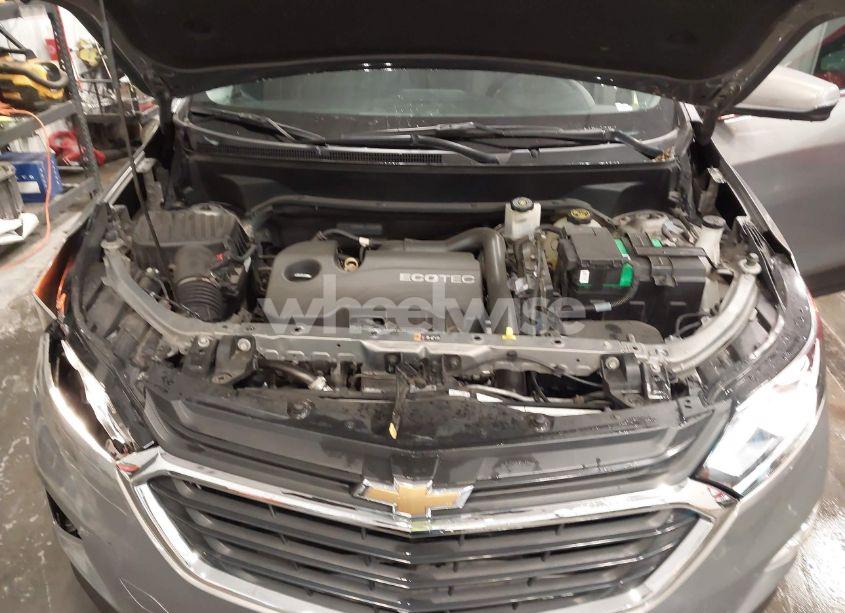 Photo 10 of 2018 Chevrolet Equinox LT (VIN 3GNAXSEVXJS580908)