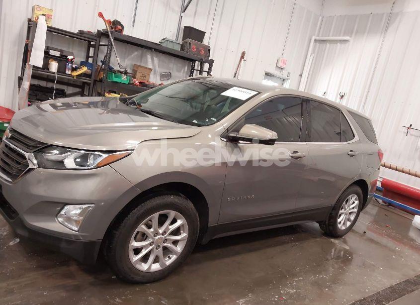 Photo 14 of 2018 Chevrolet Equinox LT (VIN 3GNAXSEVXJS580908)