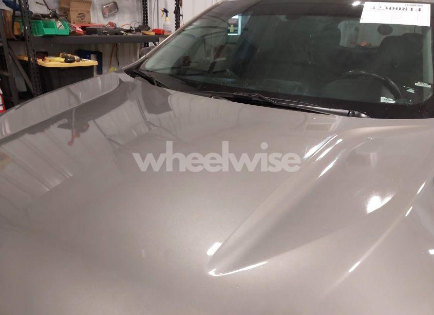 Photo 18 of 2018 Chevrolet Equinox LT (VIN 3GNAXSEVXJS580908)