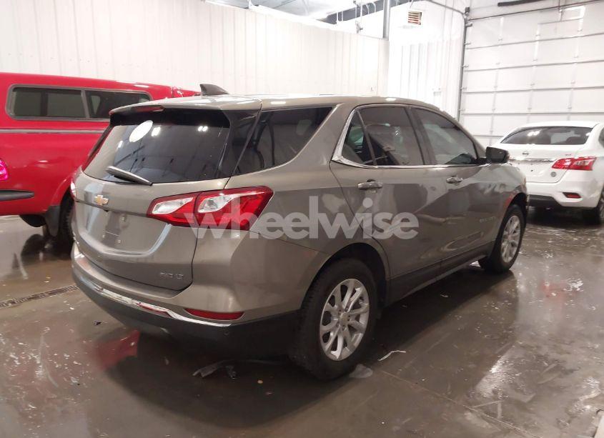 Photo 4 of 2018 Chevrolet Equinox LT (VIN 3GNAXSEVXJS580908)