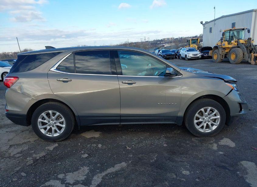 Photo 12 of 2018 Chevrolet Equinox LT (VIN 3GNAXSEVXJS631436)