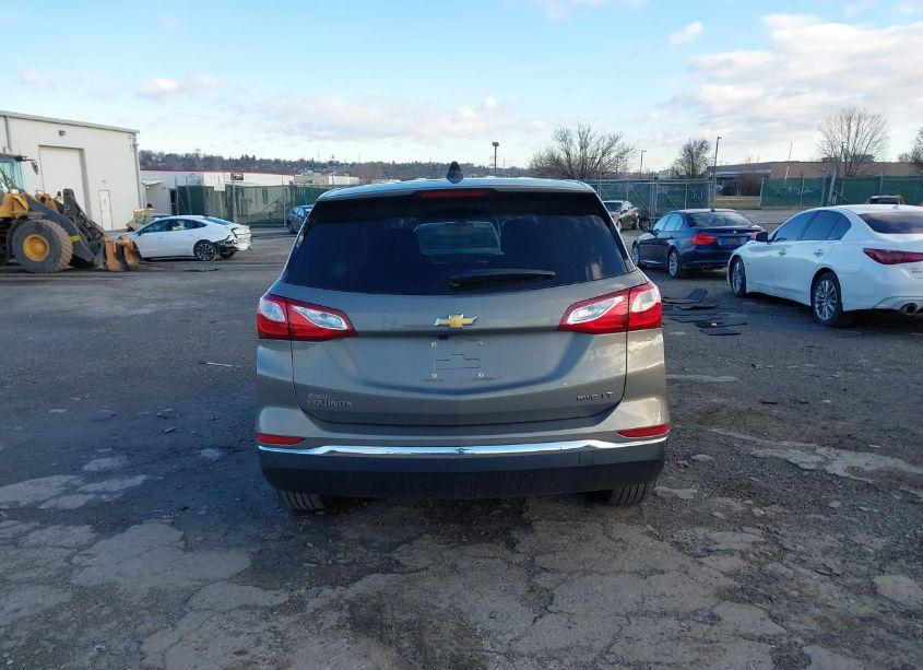 Photo 15 of 2018 Chevrolet Equinox LT (VIN 3GNAXSEVXJS631436)