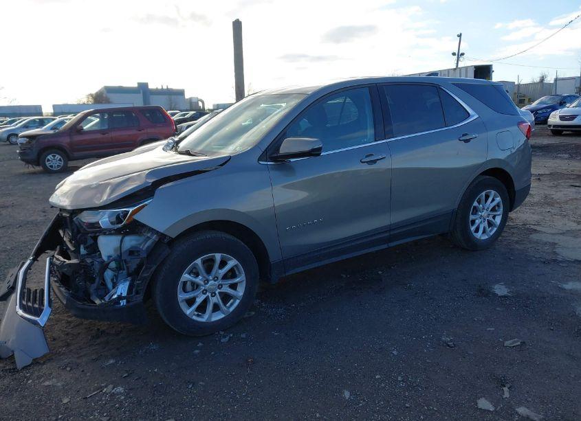 Photo 2 of 2018 Chevrolet Equinox LT (VIN 3GNAXSEVXJS631436)