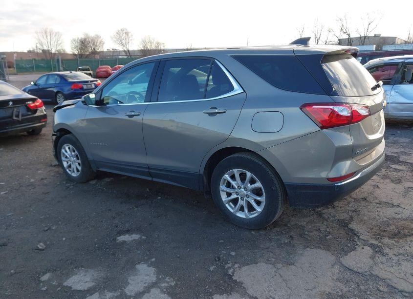Photo 3 of 2018 Chevrolet Equinox LT (VIN 3GNAXSEVXJS631436)