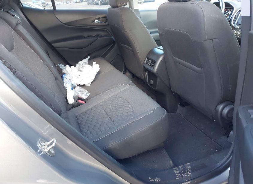 Photo 8 of 2018 Chevrolet Equinox LT (VIN 3GNAXSEVXJS631436)