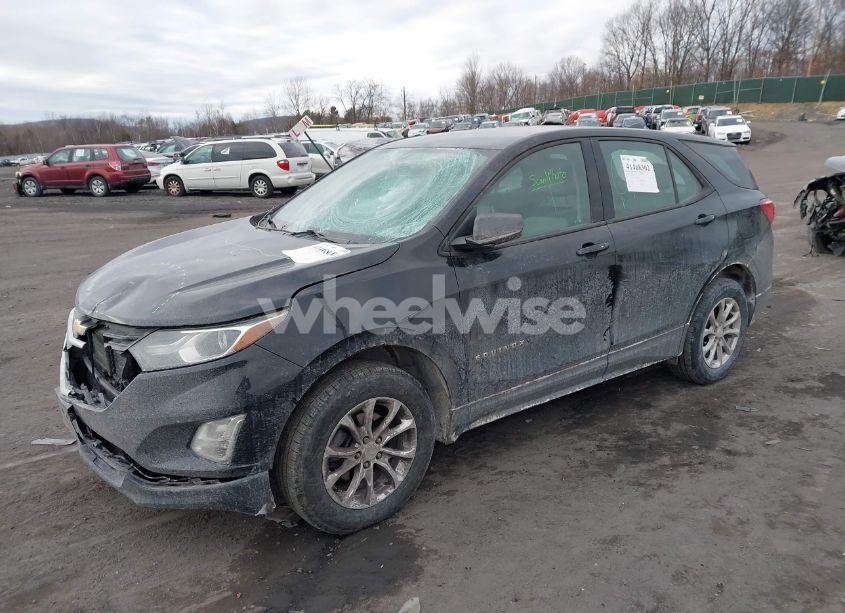 Photo 2 of 2019 Chevrolet Equinox LS (VIN 3GNAXSEVXKL297453)