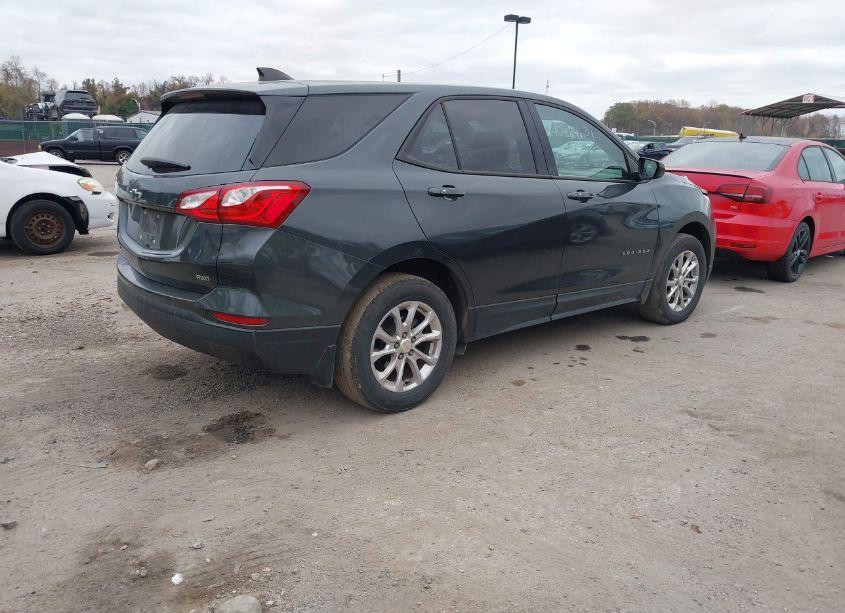 Photo 4 of 2019 Chevrolet Equinox LS (VIN 3GNAXSEVXKS613133)