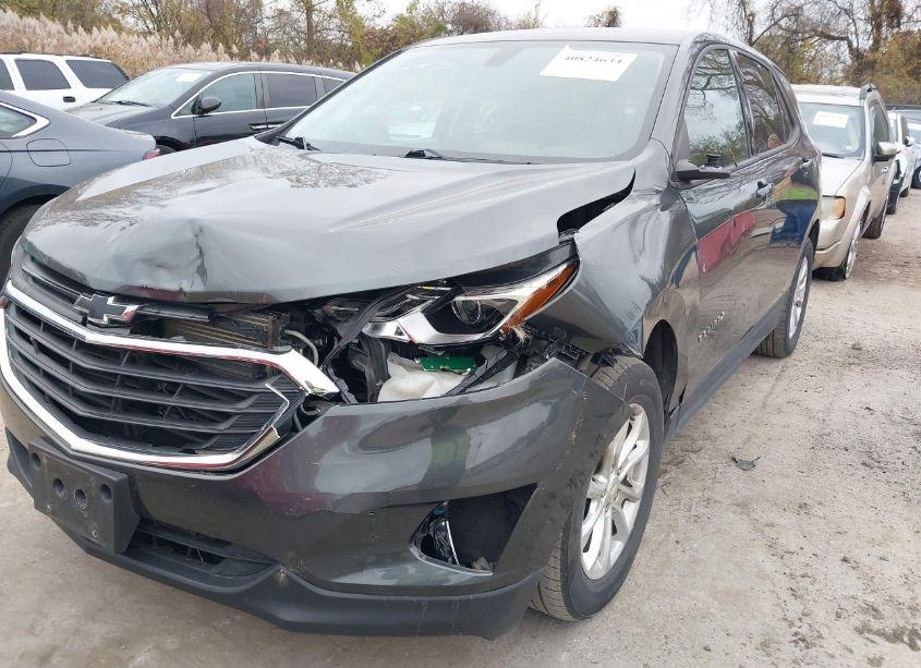 Photo 6 of 2019 Chevrolet Equinox LS (VIN 3GNAXSEVXKS613133)