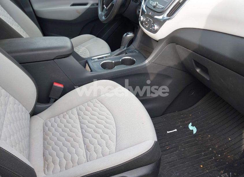 Photo 5 of 2020 Chevrolet Equinox AWD LS (VIN 3GNAXSEVXLS573699)