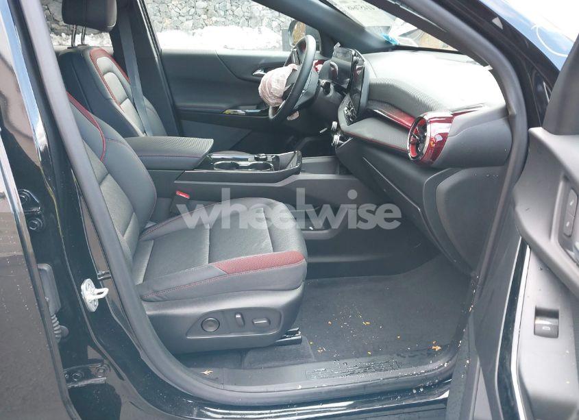 Photo 5 of 2025 Chevrolet Equinox AWD RS (VIN 3GNAXTEG2SL163902)