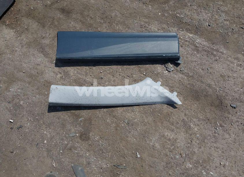 Photo 12 of 2021 Chevrolet Equinox AWD 2FL (VIN 3GNAXTEV0MS161170)