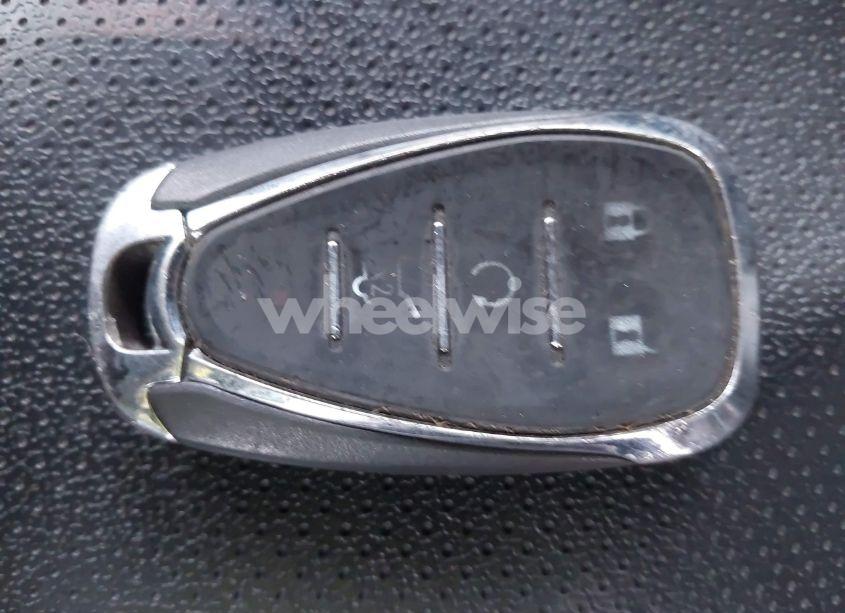 Photo 11 of 2019 Chevrolet Equinox LT (VIN 3GNAXTEV2KS605985)