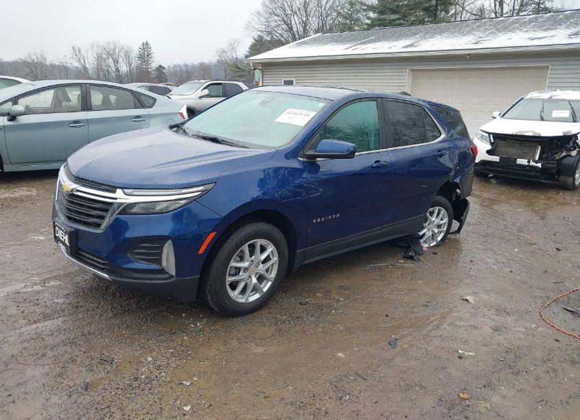 Photo 2 of 2022 Chevrolet Equinox AWD 2FL (VIN 3GNAXTEV5NL134140)