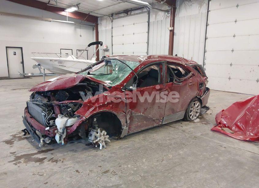 Photo 2 of 2019 Chevrolet Equinox LT (VIN 3GNAXTEV7KL328700)