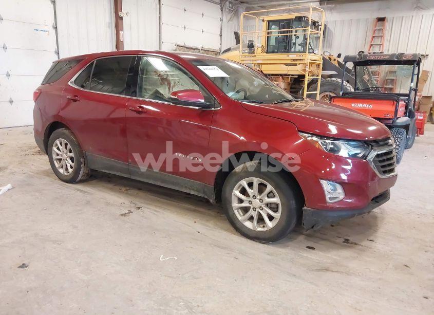 2019 Chevrolet Equinox LT (VIN 3GNAXTEV9KL276521) main photo