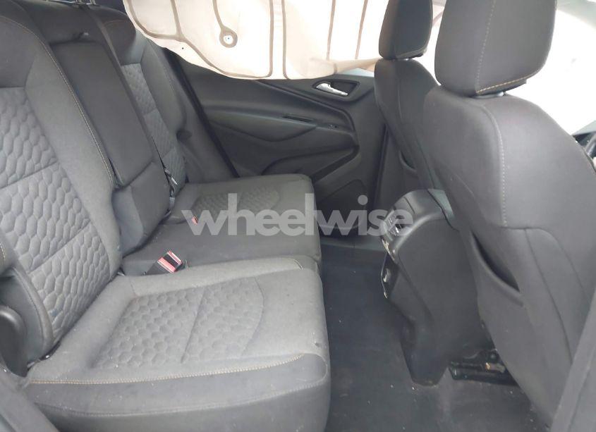 Photo 8 of 2018 Chevrolet Equinox LT (VIN 3GNAXTEX0JS618220)