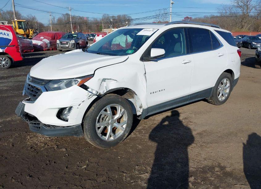 Photo 2 of 2018 Chevrolet Equinox LT (VIN 3GNAXTEX4JL372248)