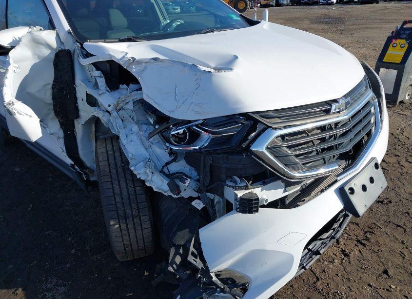 Photo 6 of 2018 Chevrolet Equinox LT (VIN 3GNAXTEX4JL372248)