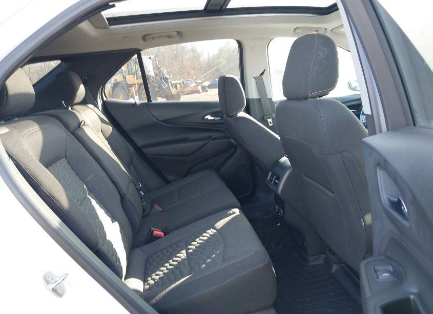 Photo 8 of 2018 Chevrolet Equinox LT (VIN 3GNAXTEX4JL372248)