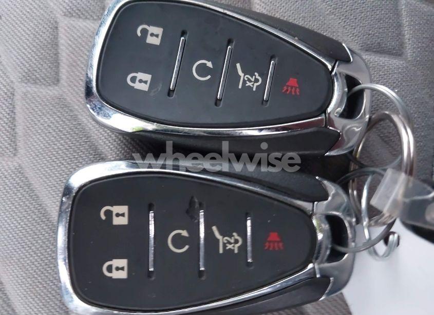 Photo 11 of 2018 Chevrolet Equinox LT (VIN 3GNAXTEX4JS517763)