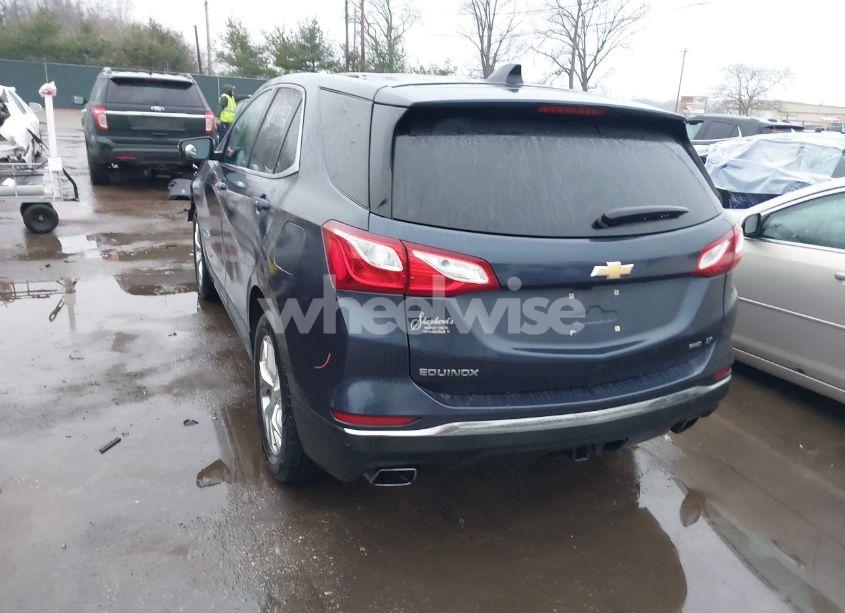 Photo 3 of 2018 Chevrolet Equinox LT (VIN 3GNAXTEX4JS517763)