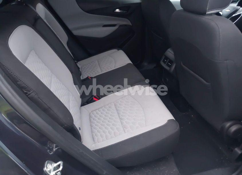 Photo 8 of 2018 Chevrolet Equinox LT (VIN 3GNAXTEX4JS517763)