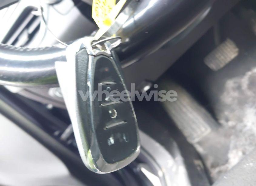 Photo 11 of 2018 Chevrolet Equinox LT (VIN 3GNAXTEX7JS606582)