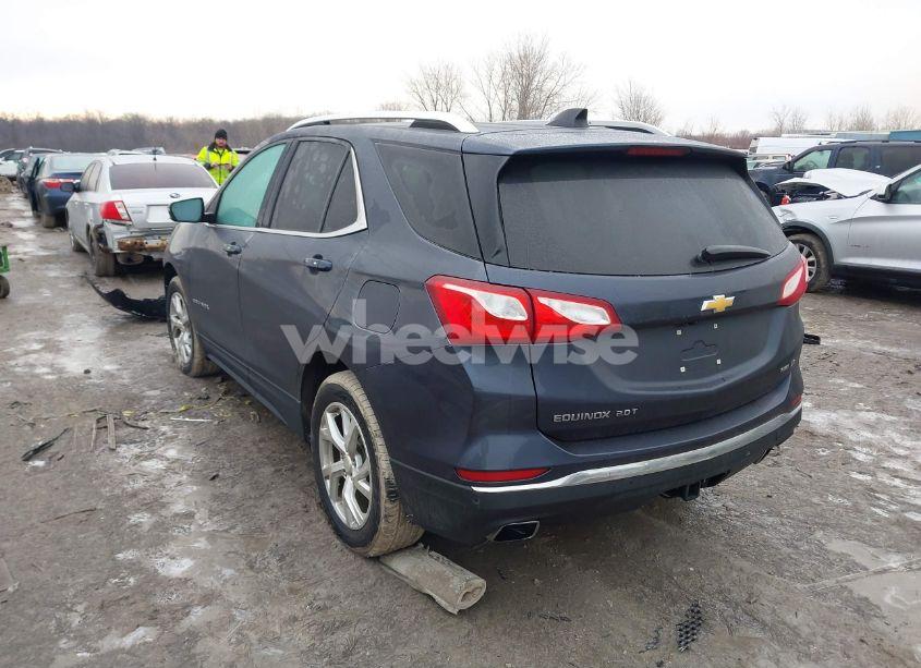 Photo 3 of 2018 Chevrolet Equinox LT (VIN 3GNAXTEX7JS606582)