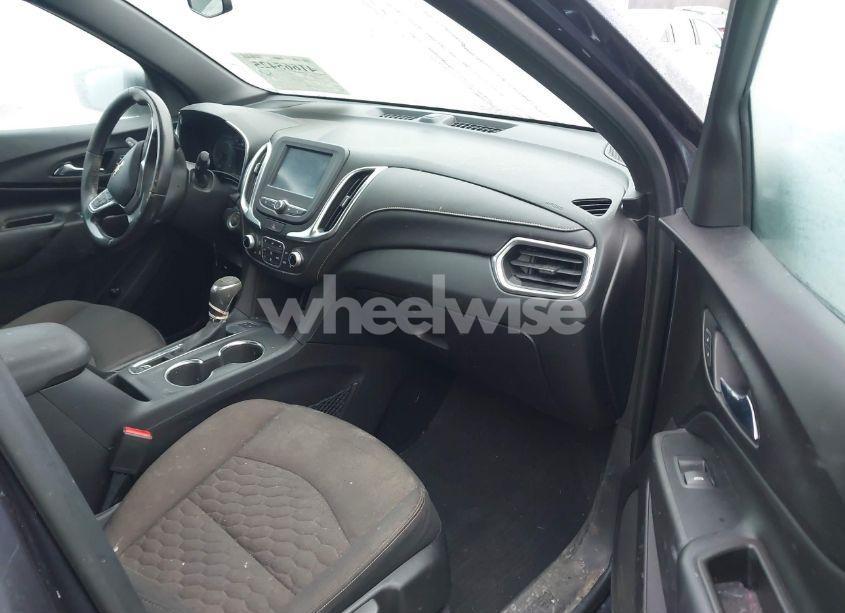 Photo 5 of 2018 Chevrolet Equinox LT (VIN 3GNAXTEX7JS606582)