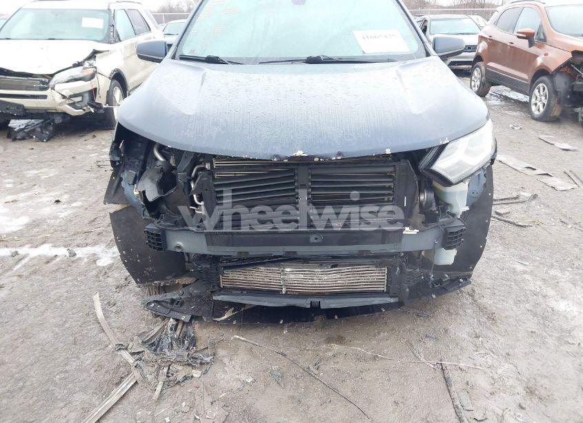 Photo 6 of 2018 Chevrolet Equinox LT (VIN 3GNAXTEX7JS606582)