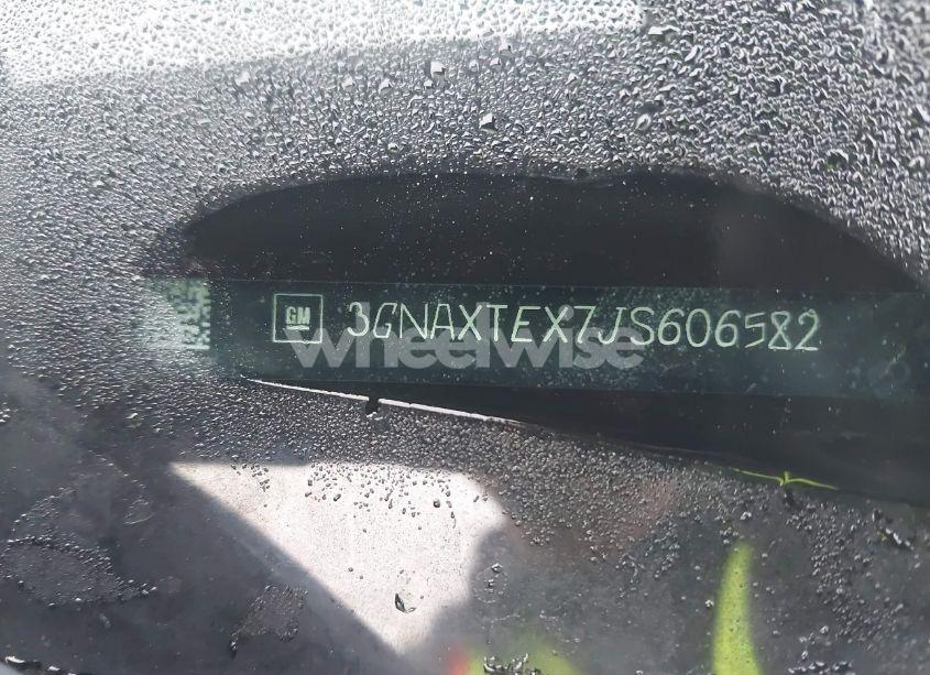 Photo 9 of 2018 Chevrolet Equinox LT (VIN 3GNAXTEX7JS606582)