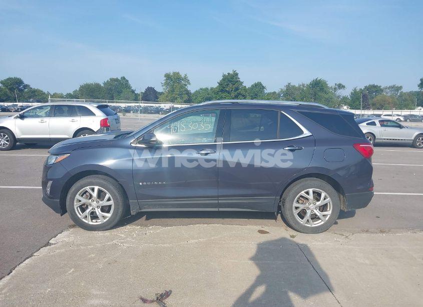 Photo 15 of 2018 Chevrolet Equinox LT (VIN 3GNAXTEX9JS602629)