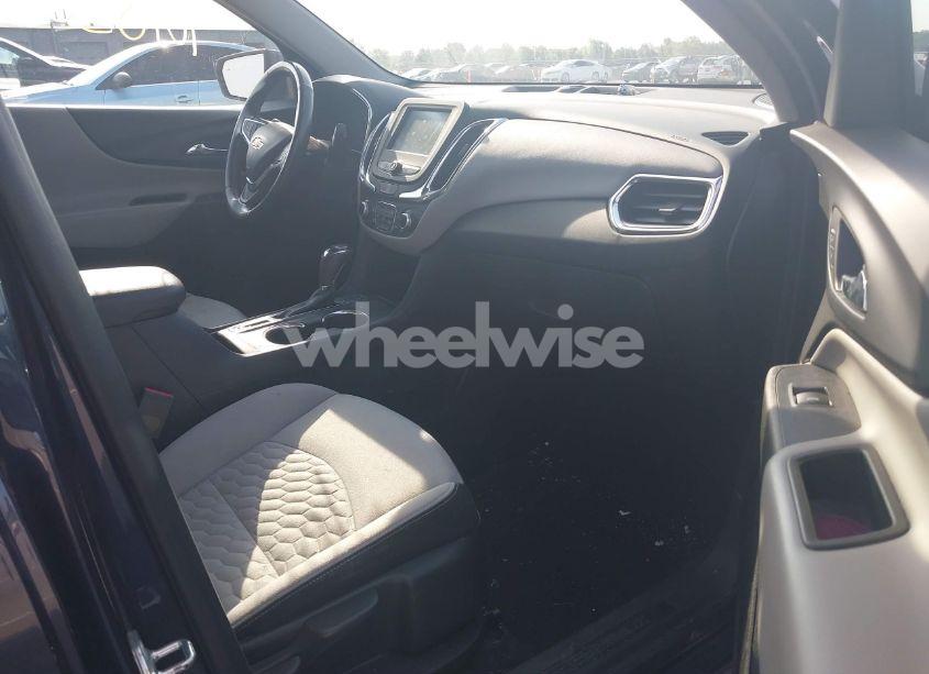 Photo 5 of 2018 Chevrolet Equinox LT (VIN 3GNAXTEX9JS602629)