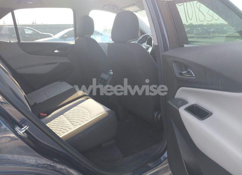 Photo 8 of 2018 Chevrolet Equinox LT (VIN 3GNAXTEX9JS602629)