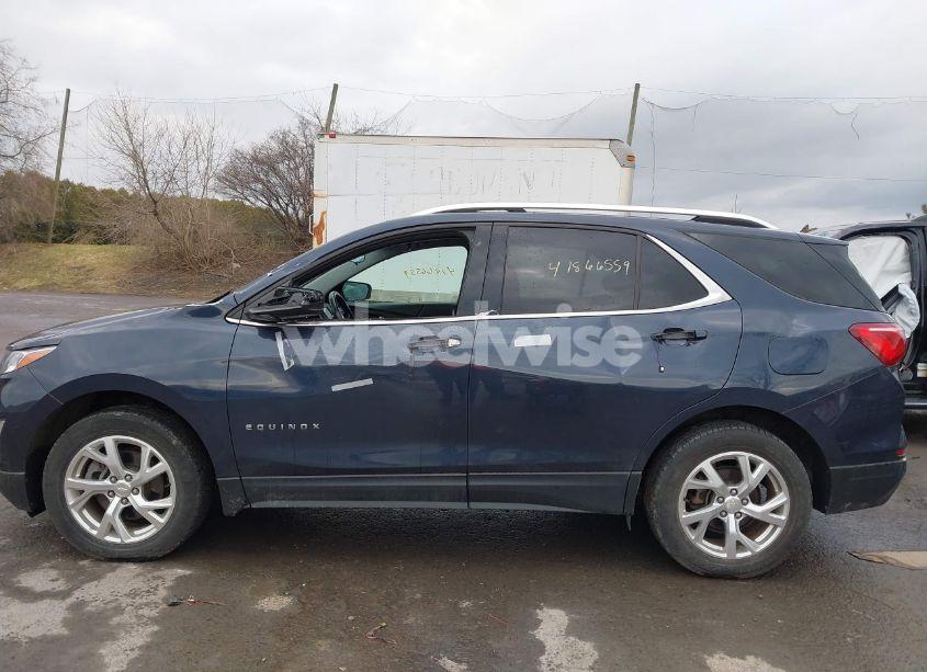 Photo 14 of 2018 Chevrolet Equinox LT (VIN 3GNAXTEXXJL269187)