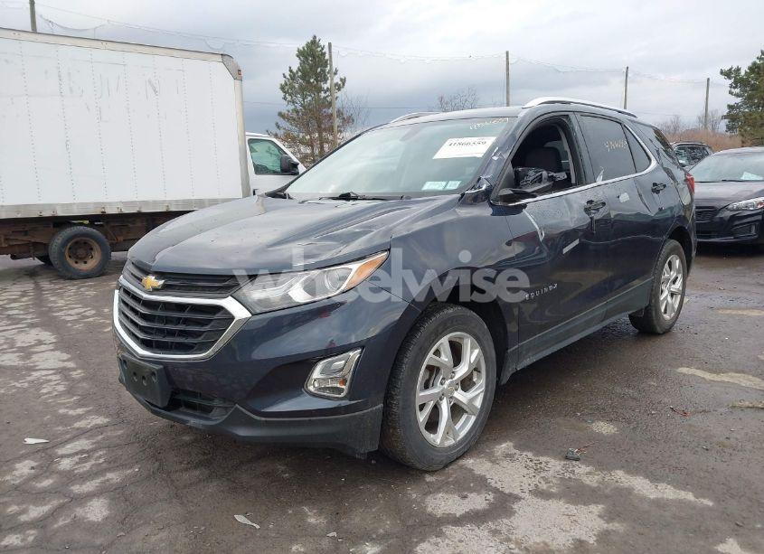Photo 2 of 2018 Chevrolet Equinox LT (VIN 3GNAXTEXXJL269187)