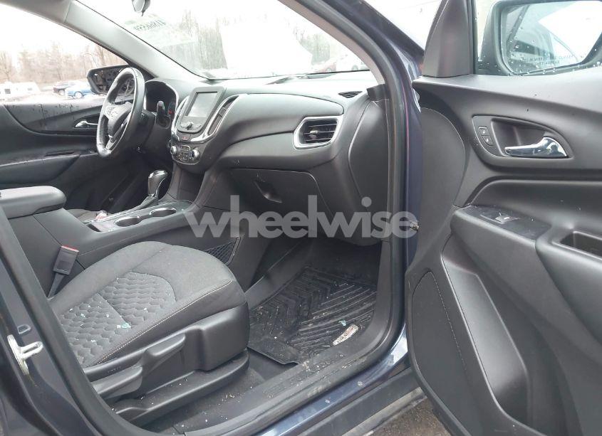 Photo 5 of 2018 Chevrolet Equinox LT (VIN 3GNAXTEXXJL269187)