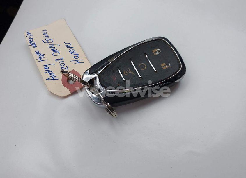 Photo 11 of 2018 Chevrolet Equinox LT (VIN 3GNAXTEXXJL294154)