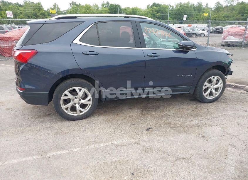 Photo 13 of 2018 Chevrolet Equinox LT (VIN 3GNAXTEXXJL294154)