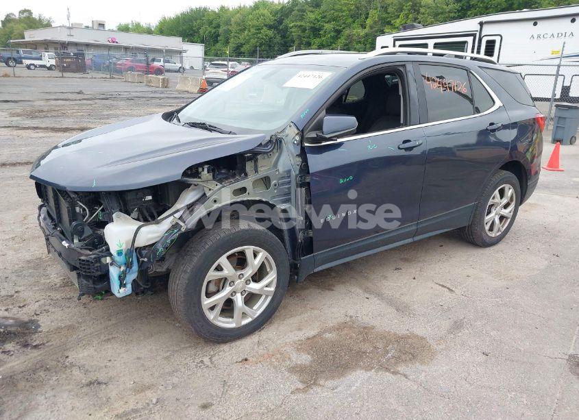 Photo 2 of 2018 Chevrolet Equinox LT (VIN 3GNAXTEXXJL294154)
