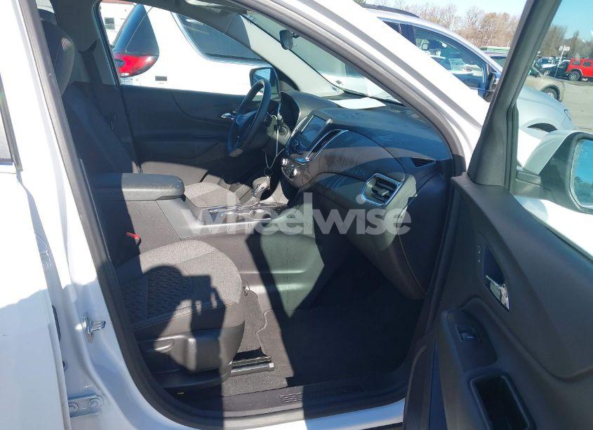 Photo 5 of 2024 Chevrolet Equinox AWD LT (VIN 3GNAXUEG1RL213754)