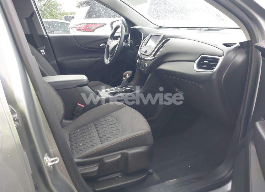 Photo 5 of 2024 Chevrolet Equinox AWD LT (VIN 3GNAXUEG1RL240338)