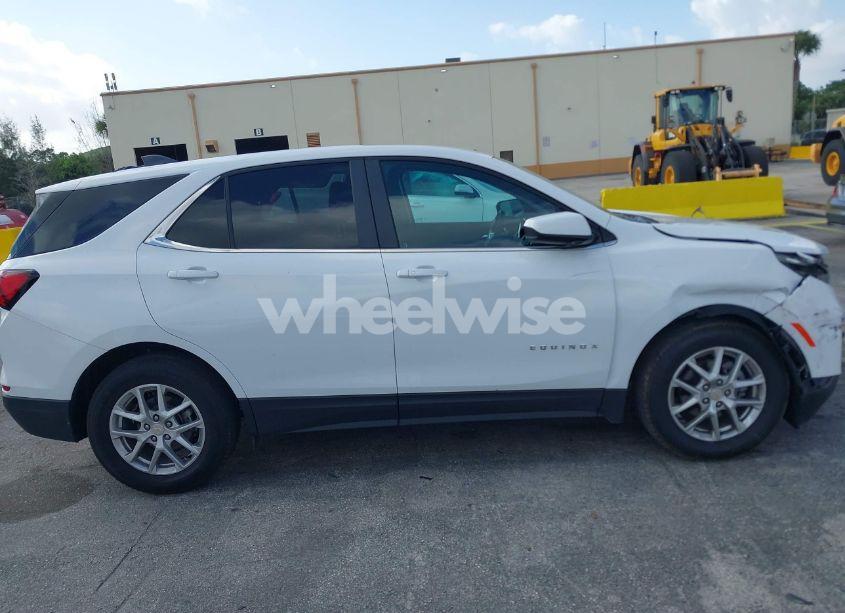 Photo 13 of 2024 Chevrolet Equinox AWD LT (VIN 3GNAXUEG1RL360947)