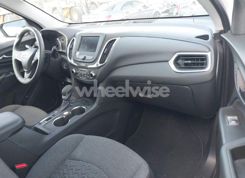 Photo 5 of 2024 Chevrolet Equinox AWD LT (VIN 3GNAXUEG1RL360947)