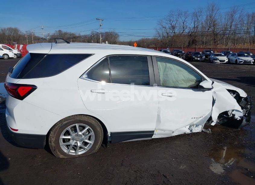 Photo 18 of 2024 Chevrolet Equinox AWD LT (VIN 3GNAXUEG1RL366411)